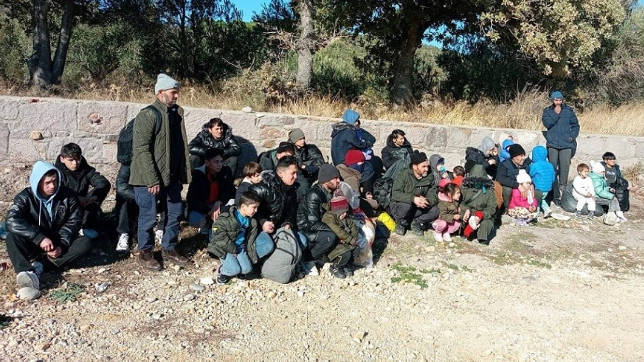 Çanakkale Ayvacık’ta 71 Kaçak Göçmen Yakalandı