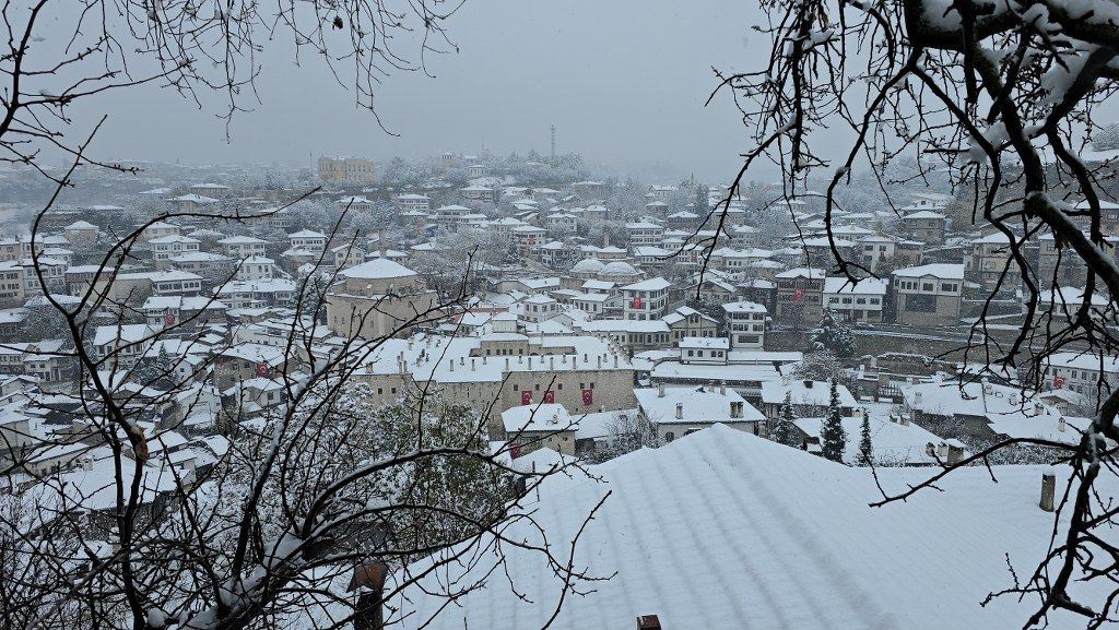 Karabük'te tarihi yapılar beyaz örtüyle kaplandı - Sayfa 16