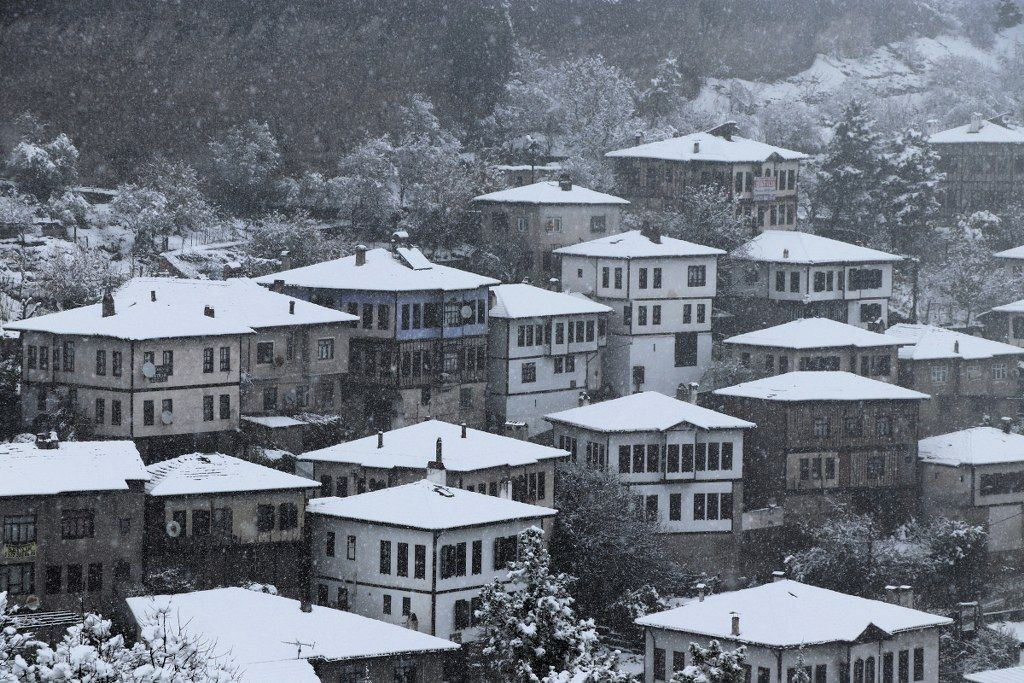 Karabük'te tarihi yapılar beyaz örtüyle kaplandı - Sayfa 12