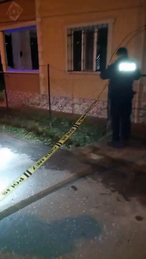 Sakarya’da Gece Saatlerinde Korkutan Saldırı! Pompalı Tüfekle Ateş Açıldı, Mahalle Ayağa Kalktı - Sayfa 1