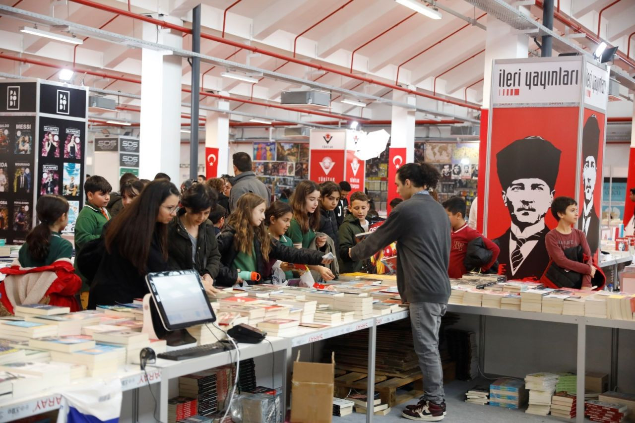 Aydın’daki Kitap Fuarı, 100 bin kişiyi ağırladı - Sayfa 1