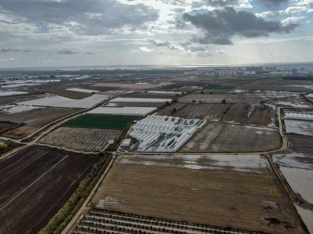 Antalya'da sel ve hortum 4 bin 500 dekarlık tarım alanında zarara yol açtı - Sayfa 9