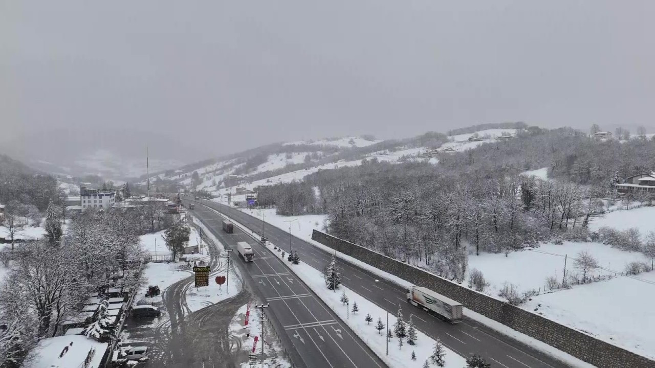 Samsun'un yüksek kesimleri beyaza büründü