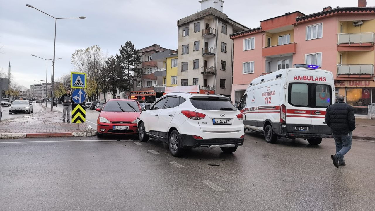 Bursa İnegöl’de Cip ile Otomobil Çarpıştı: 1’i Çocuk 2 Yaralı - Sayfa 6