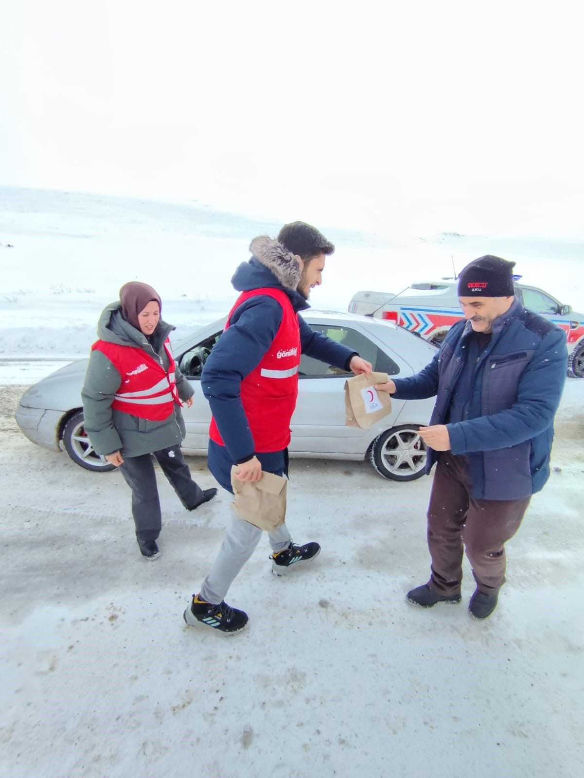 Erzurum’da Yolda Kalanlara Kızılay’dan İkram Desteği - Sayfa 3