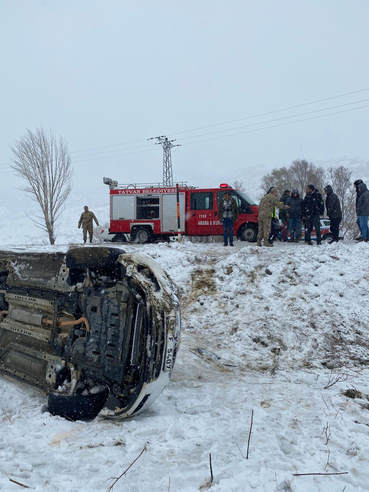 Tatvan’da Otomobil Şarampole Yuvarlandı: 4 Kişi Yaralandı - Sayfa 5