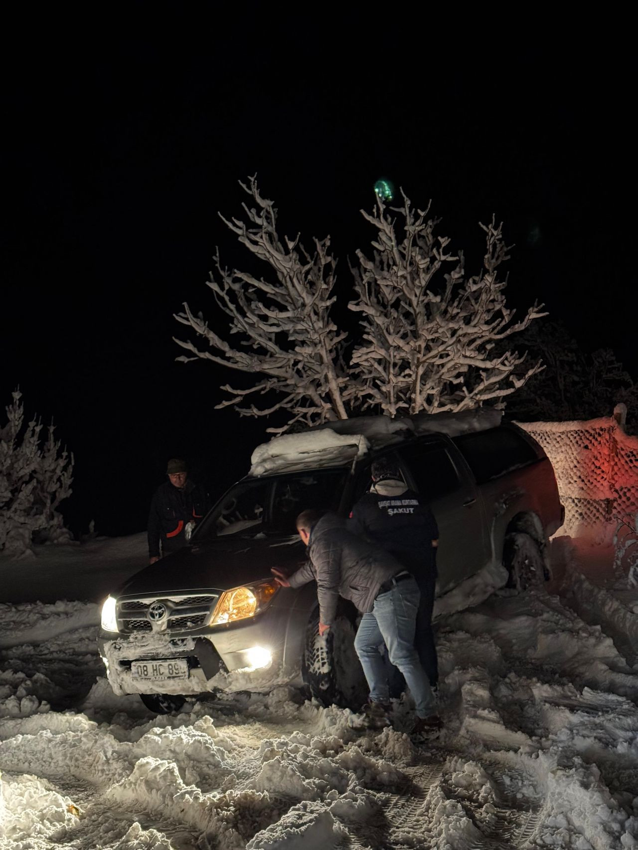 Artvin’de Hasta Taşıyan Köy Servisi Kara Saplandı: Ekipler Kurtardı - Sayfa 5