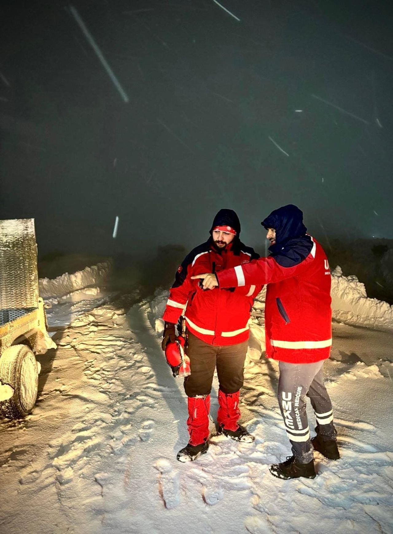 Karda mahsur kalan vatandaşların yardımına AFAD ve UMKE yetişti - Sayfa 4