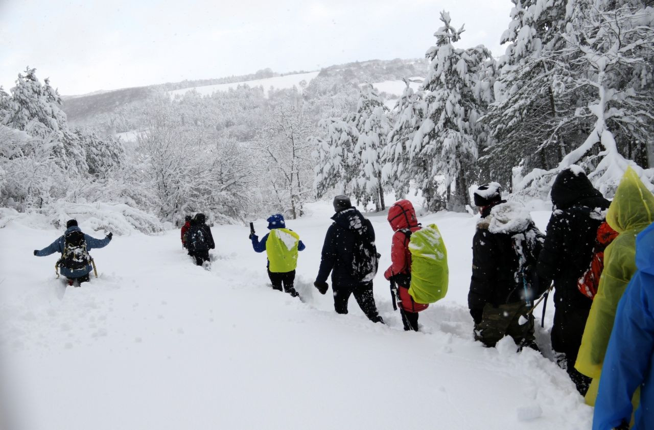 Bolulu doğaseverler 70 santimetre karda 9 kilometre yürüdü - Sayfa 1