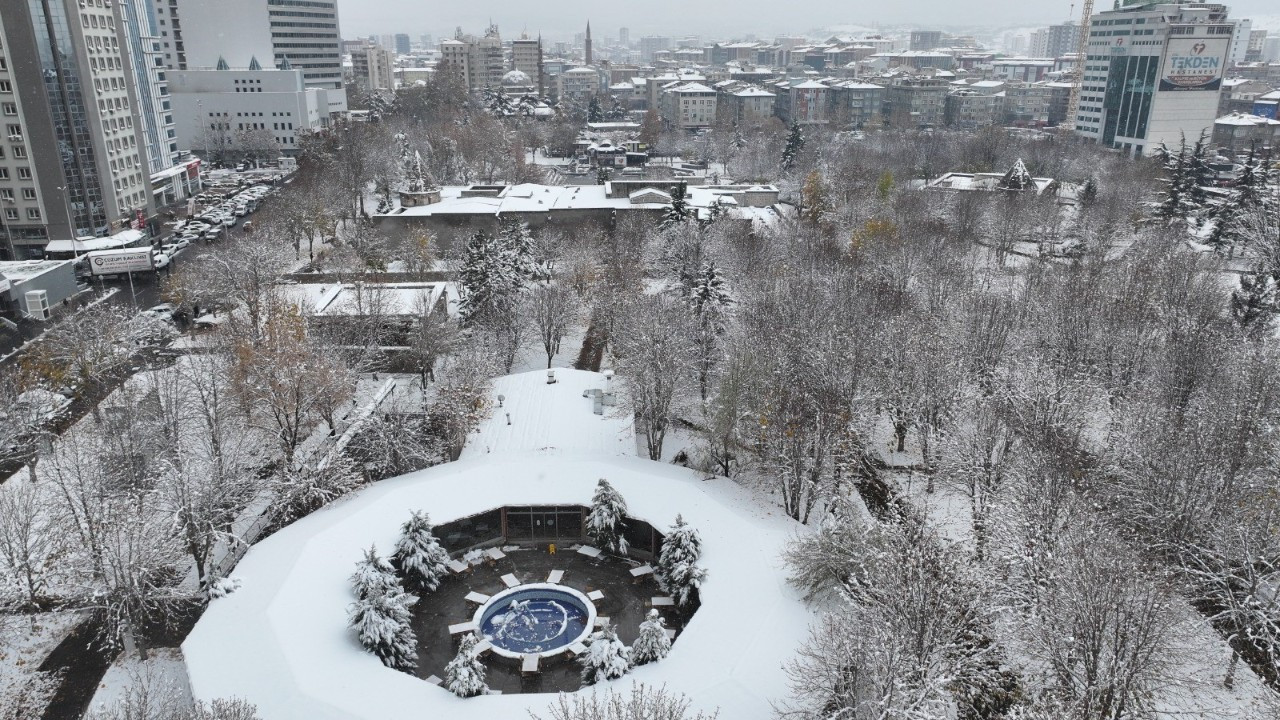 Kayseri'de kış manzaraları, kent beyaza büründü.