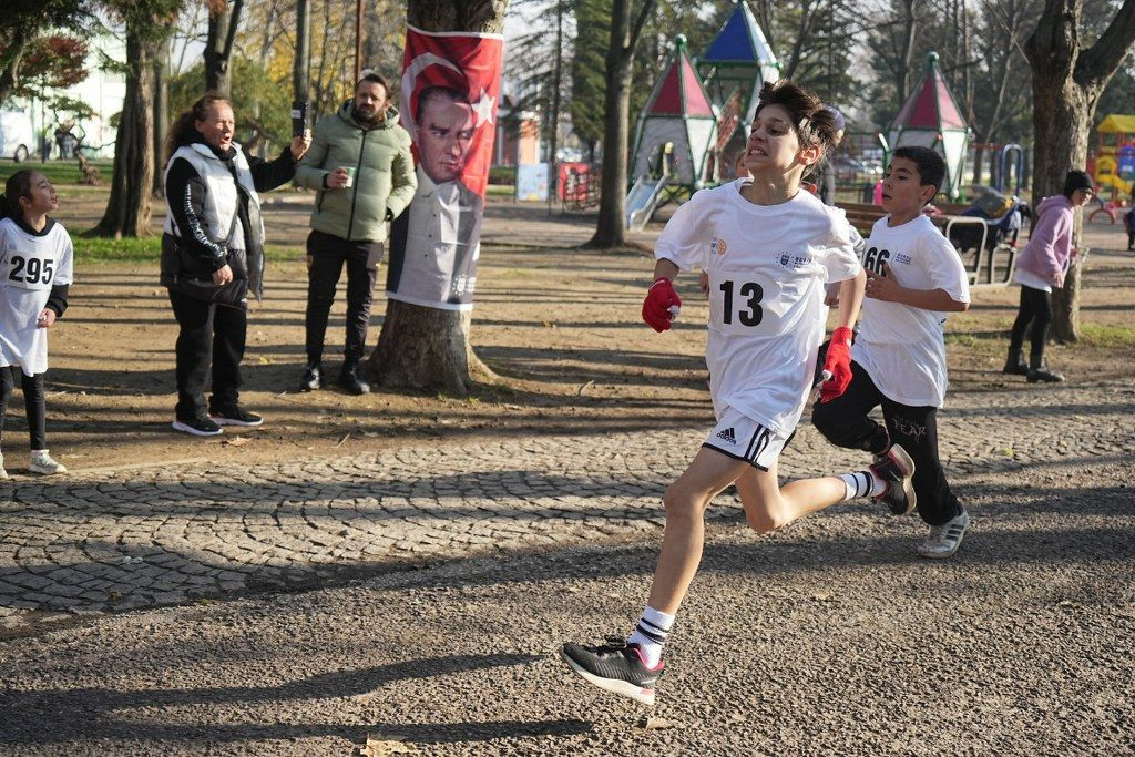 Bursa'da öğrenciler birinci olmak için ter döktü - Sayfa 3