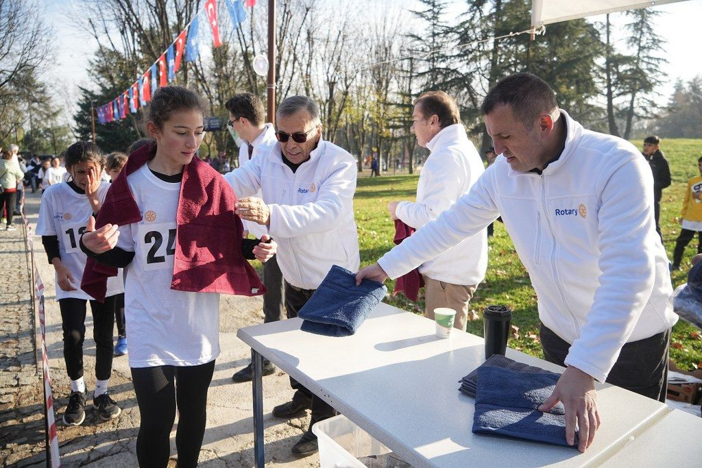 Bursa'da öğrenciler birinci olmak için ter döktü - Sayfa 10