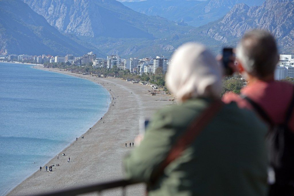 Montlarıyla geldiler, ısınmak için denize girdiler - Sayfa 10