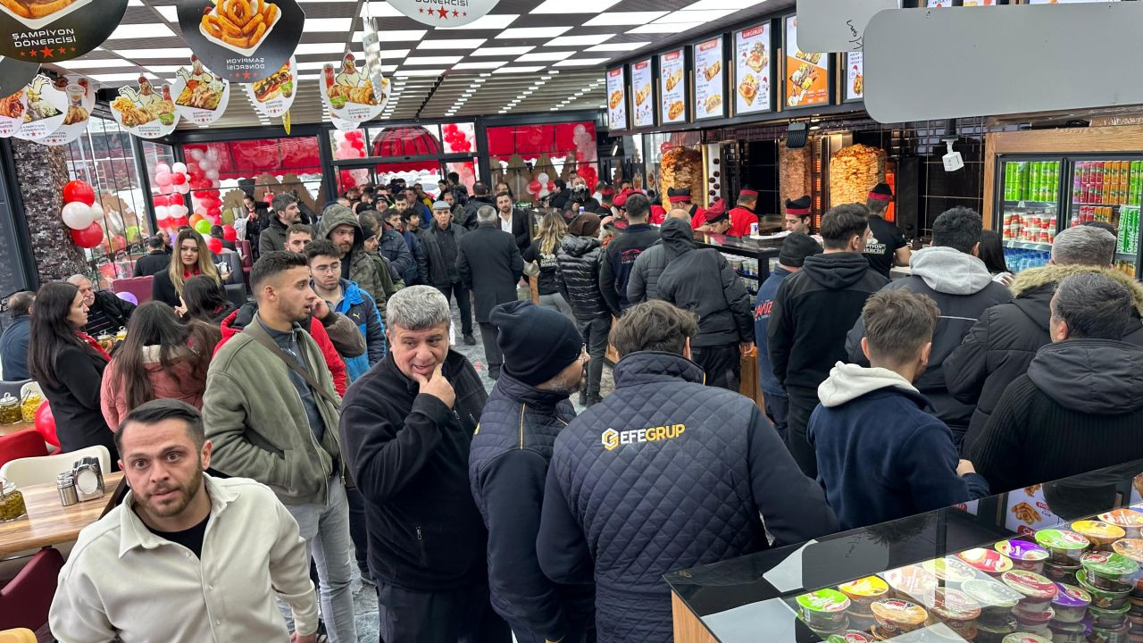 Döner Ayranı 1 Lira Yaptı 1 Ton Döneri 3 Saatte Sattı! - Sayfa 2