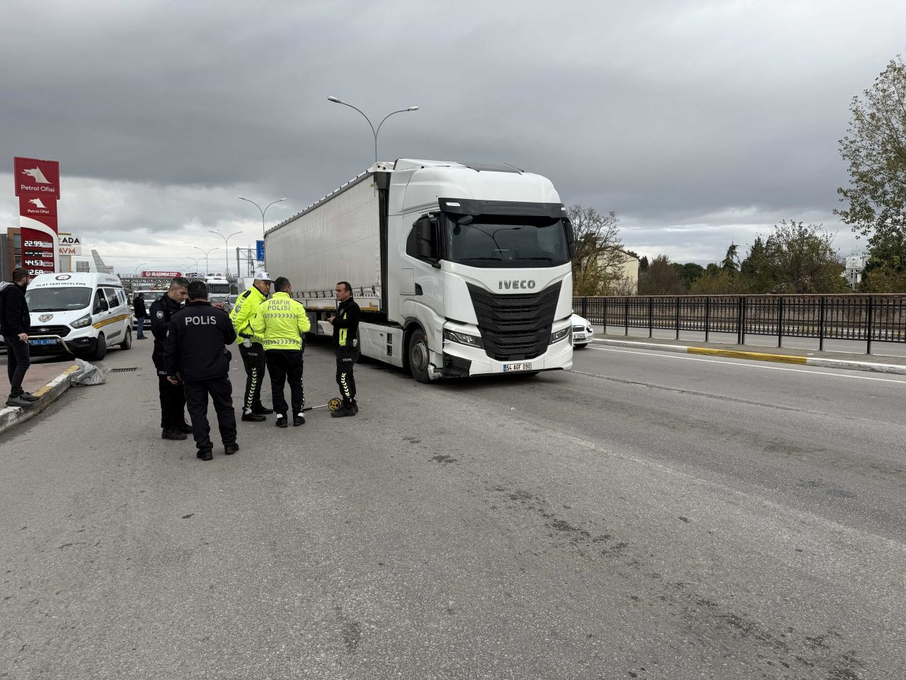 Sakarya'da Feci Kaza: Tırın Altında Kalan Kadın Ağır Yaralandı - Sayfa 4