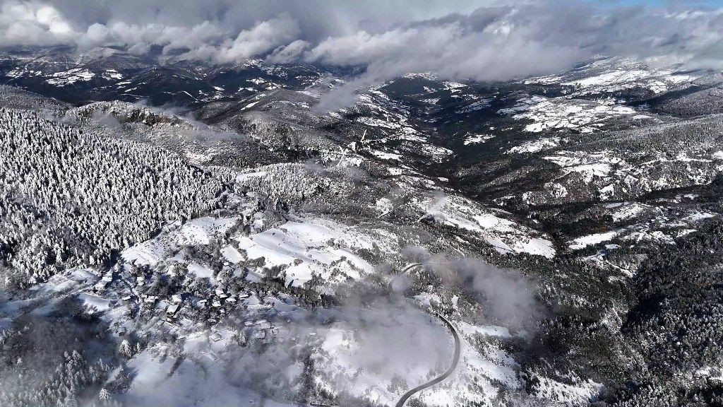 Karabük’te kar ve sis görsel şölen oluşturdu - Sayfa 1