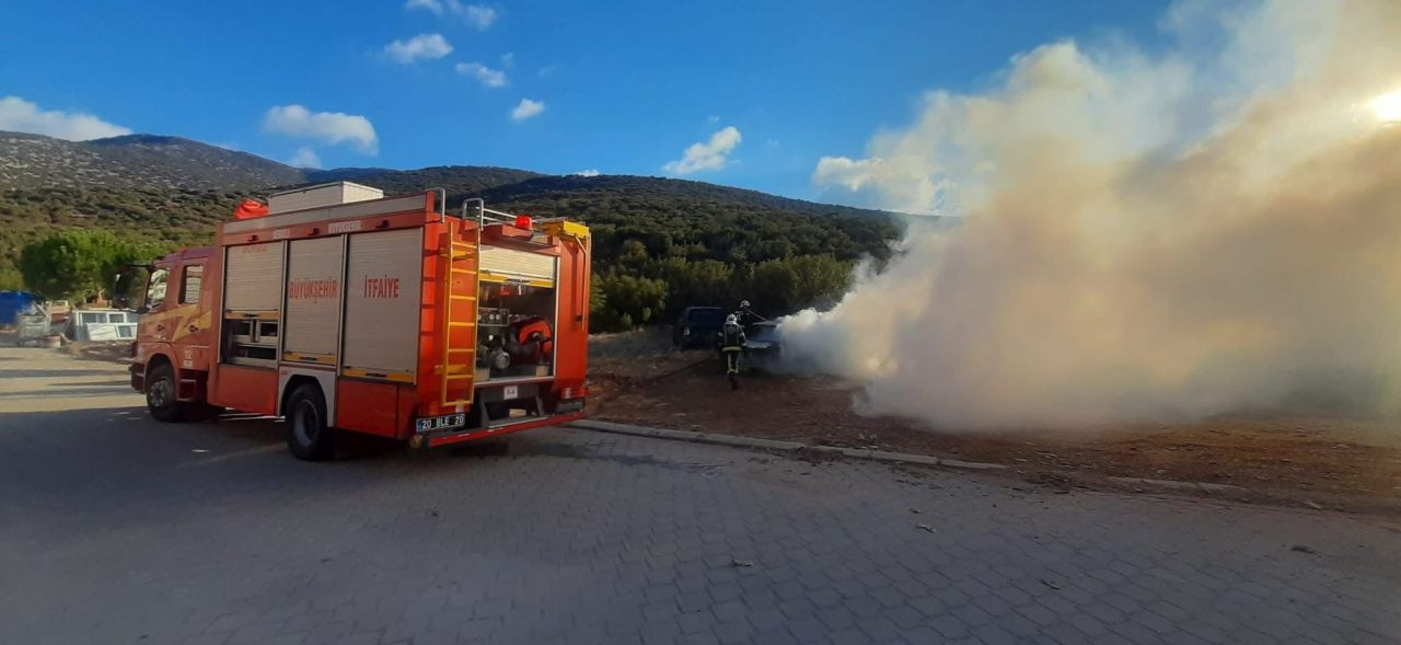 Denizli’de Seyir Halindeki Araç Alev Alev Yandı - Sayfa 2