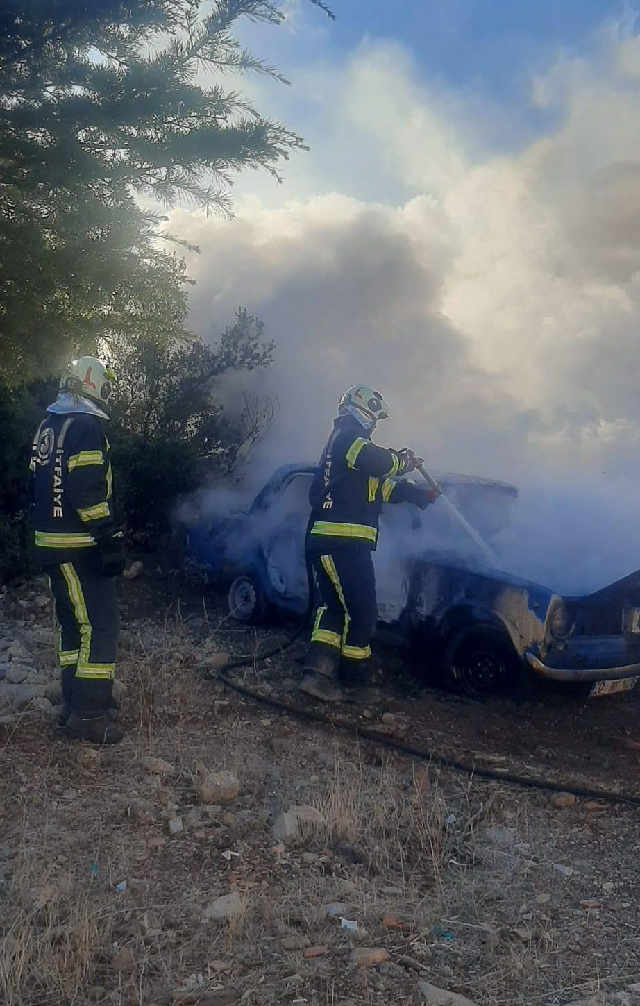 Denizli’de Seyir Halindeki Araç Alev Alev Yandı - Sayfa 4