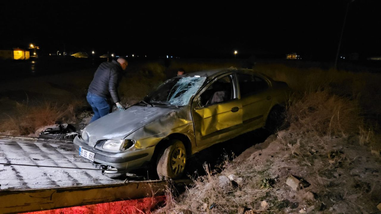 Bitlis'te Buzlanan Yolda Takla Atan Otomobilde 3 Yaralı - Sayfa 1