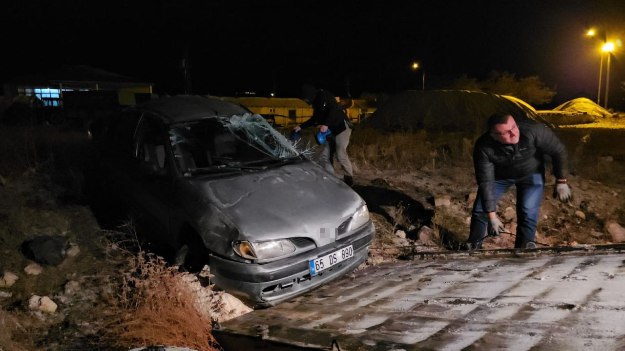 Bitlis'te Buzlanan Yolda Takla Atan Otomobilde 3 Yaralı - Sayfa 5