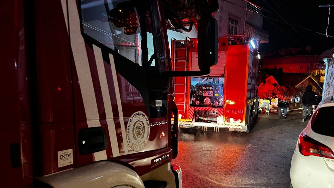 Hava Almayan Kömür Sobası Patladı: Mahsur Kalanları İtfaiye Kurtardı!