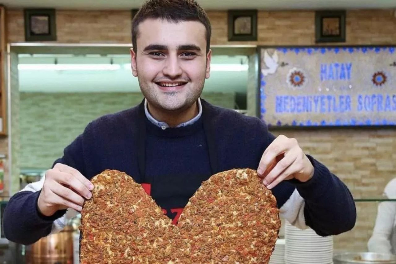 "CZN Burak'ın Restoranında Şok Hesap: 3 Kişiye 3.700 TL Ödettiren Menü Tepki Çekti!" - Sayfa 8