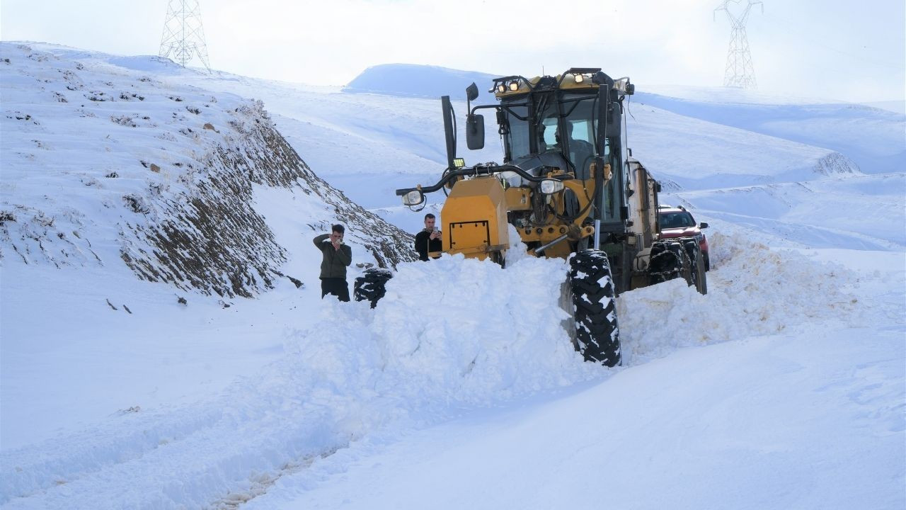 Muş’ta 45 köy yolu ulaşıma kapandı