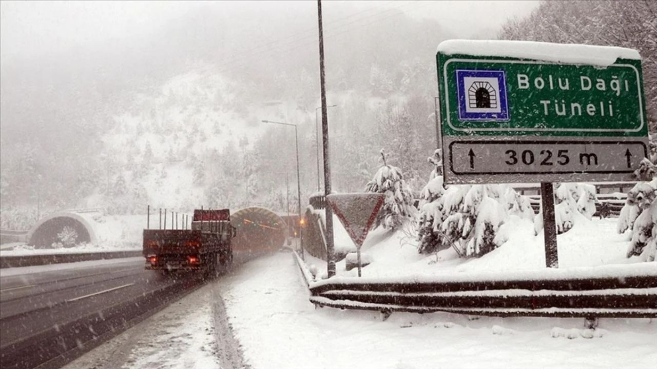 Bolu Dağı Tüneli Kısa Süreli Kapanacak: Kar Temizliği İçin Trafik D-100’e Yönlendirilecek