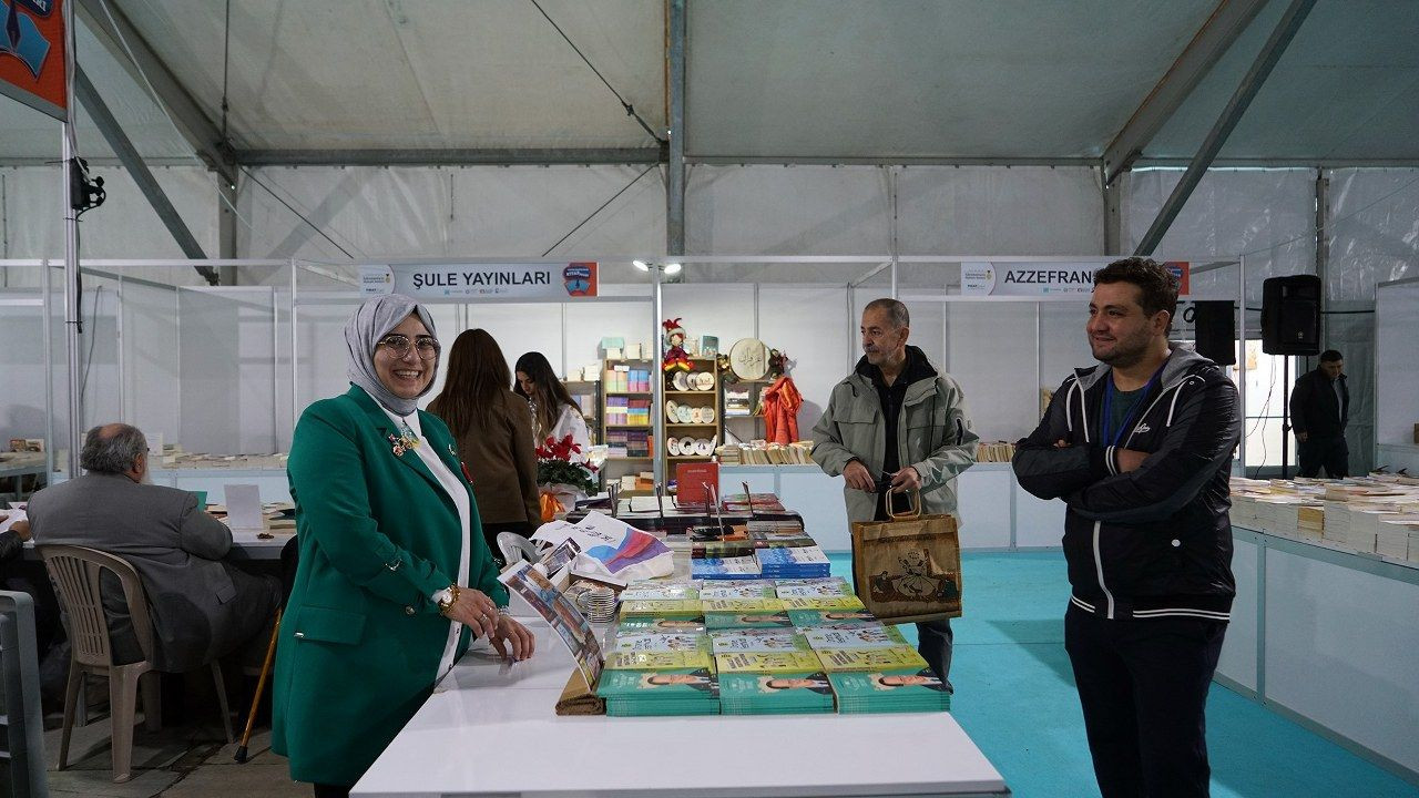 Depremzede şehir Kahramanmaraş’ta kitap fuarına yoğun ilgi - Sayfa 6