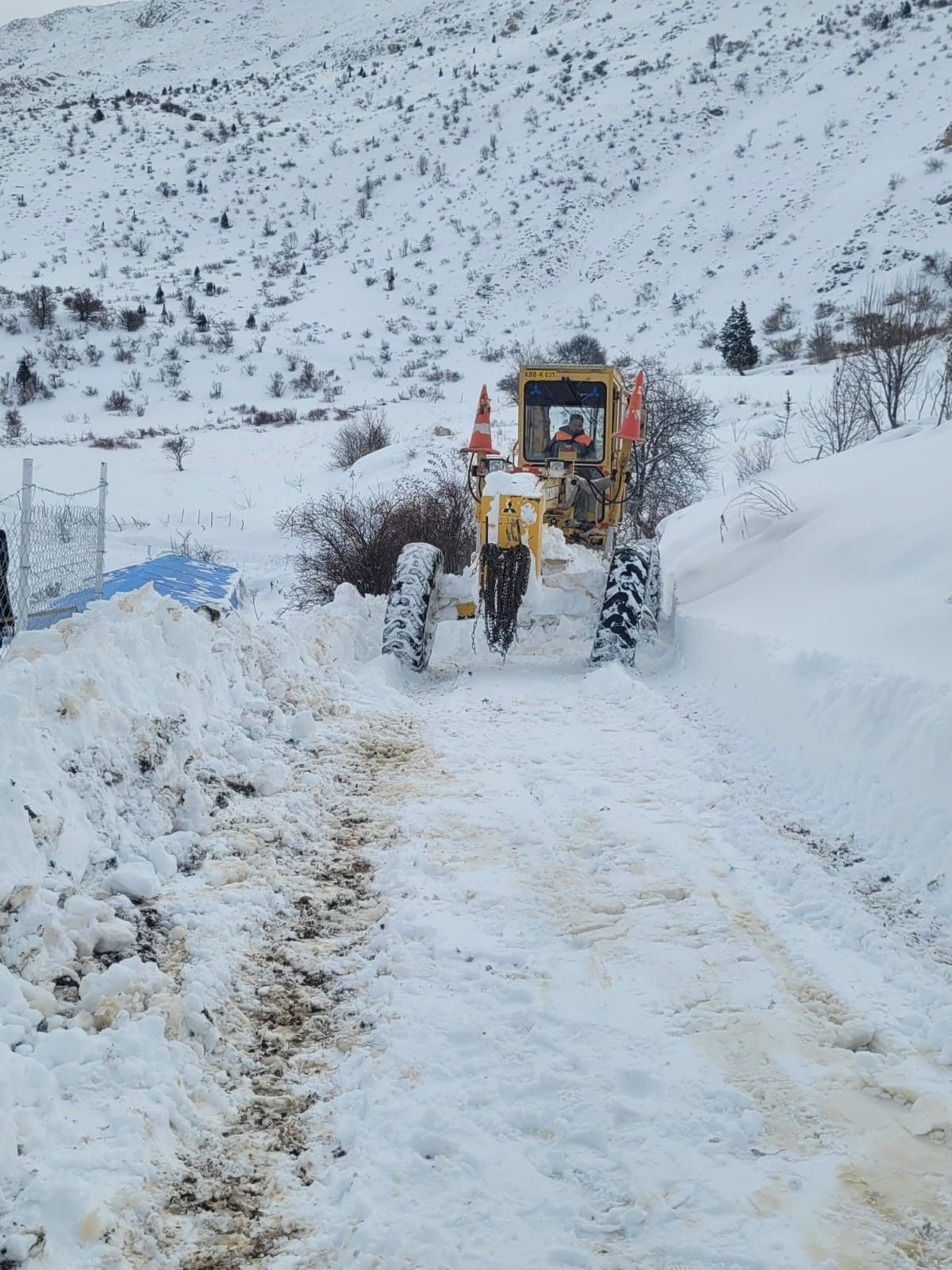 Büyükşehir’in kırsalda karla mücadelesi etkin şekilde sürüyor - Sayfa 2