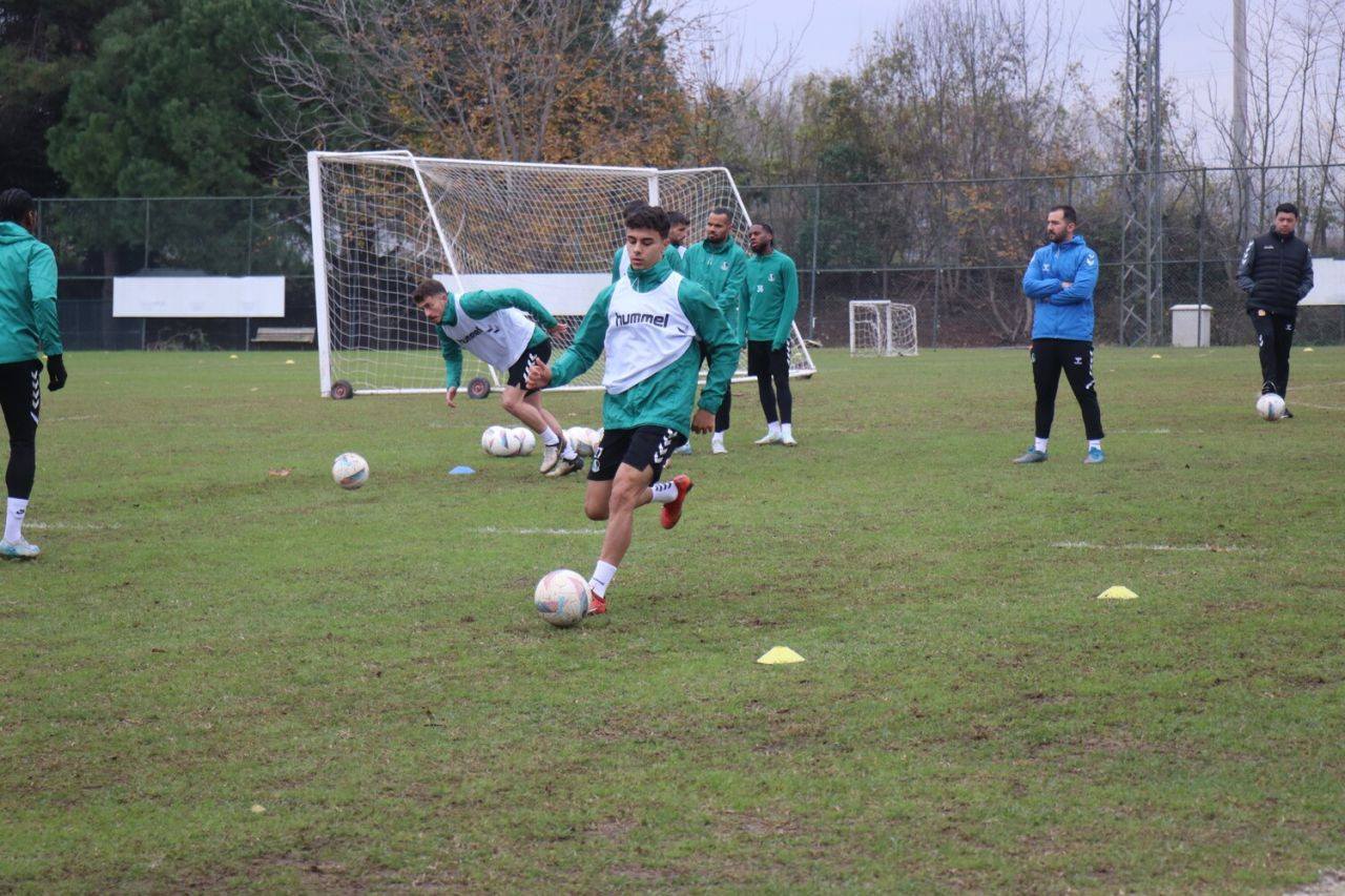 Sakaryaspor'dan Boluspor Mesaisi: Mesut Bakkal Yönetiminde Yoğun Tempo - Sayfa 4