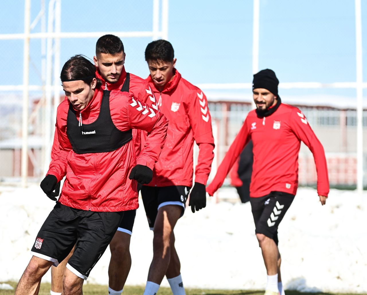 Sivasspor, Antalyaspor maçı hazırlıklarını sürdürdü - Sayfa 5