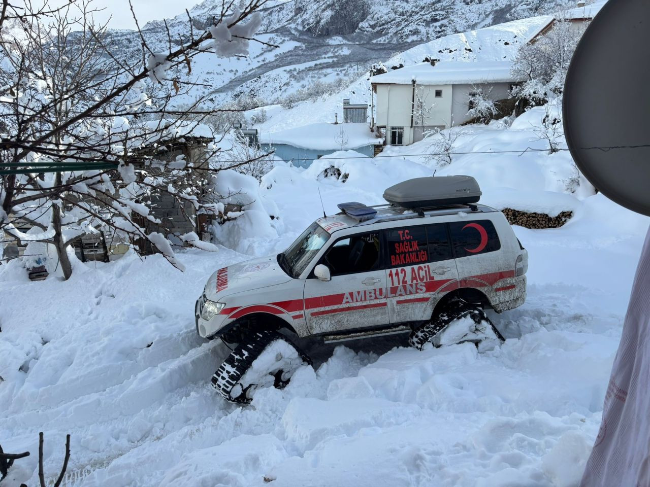 Karlı Yolları Aşan Sağlık Ekipleri Yaşlı Hastayı Kurtardı - Sayfa 1