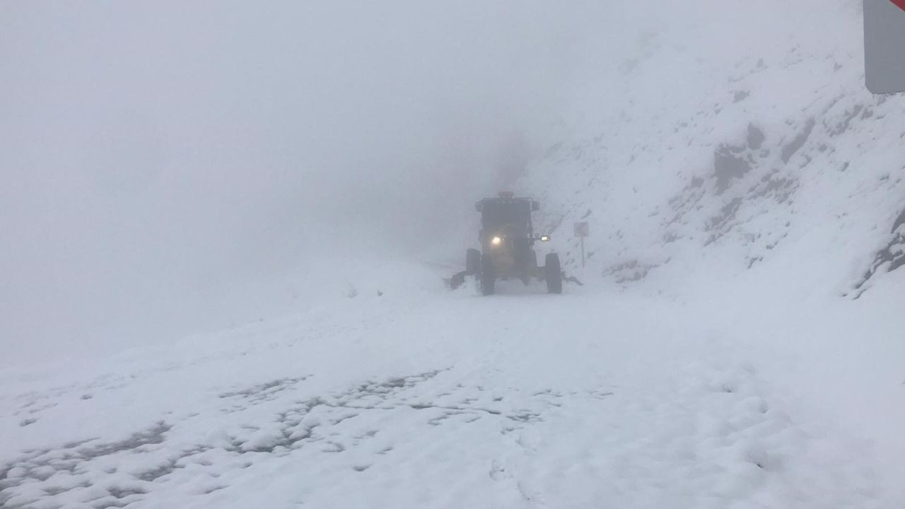 Diyarbakır’da Kar Yağışı Sonrası 98 Köy Yolu Ulaşıma Açıldı - Sayfa 1