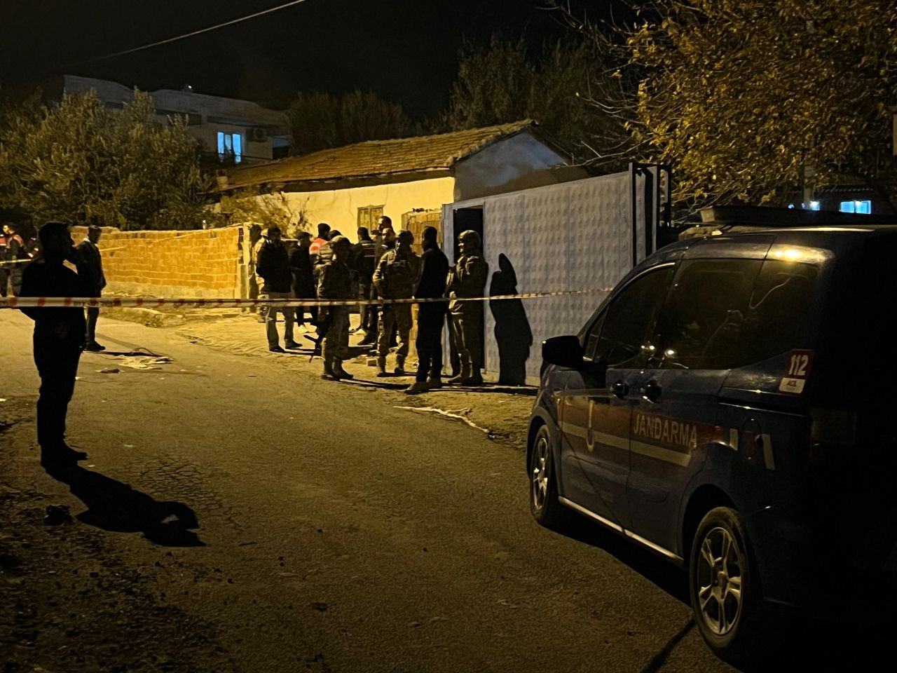 Manisa Valisi Özkan, Yaralı Jandarma Personelini Hastanede Ziyaret Etti - Sayfa 1