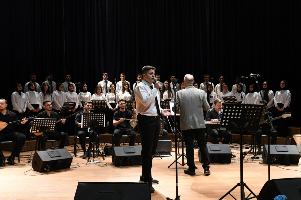 Sakarya Üniversitesi Devlet Konservatuvarı Türk Halk Müziği Konseriyle Büyüledi - Sayfa 1