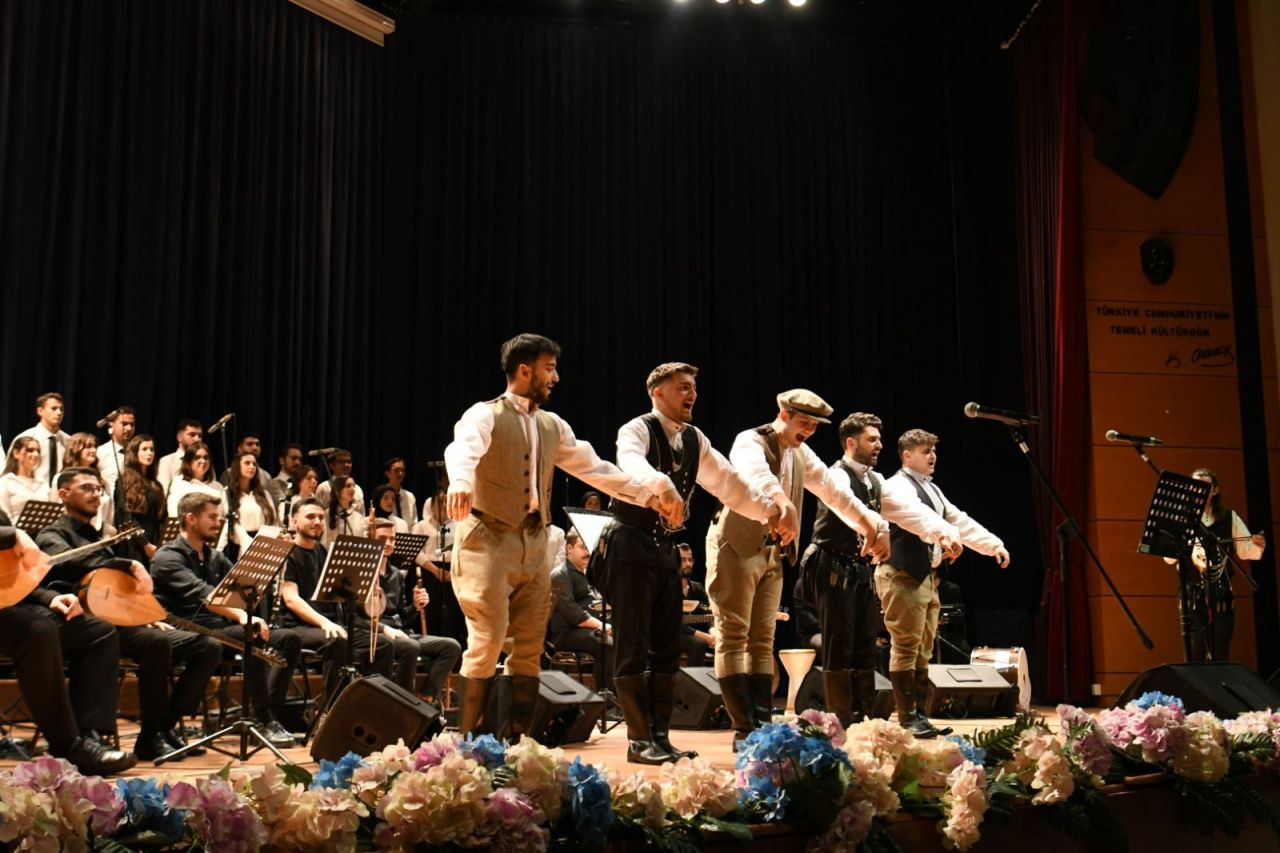 Sakarya Üniversitesi Devlet Konservatuvarı Türk Halk Müziği Konseriyle Büyüledi - Sayfa 3