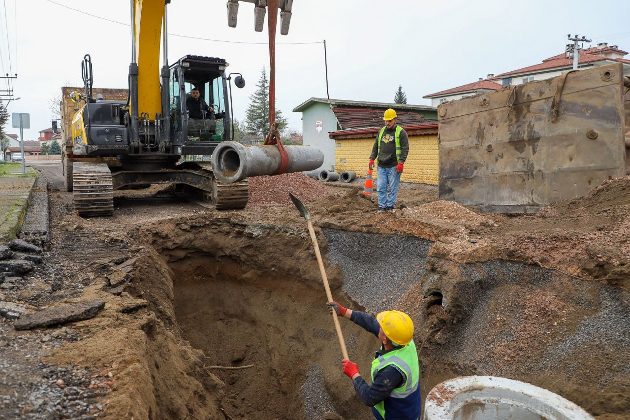 Söğütlü'nün Dev Altyapı Projesinde Hızlı İlerleme: 2 Cadde Trafiğe Kapandı - Sayfa 6