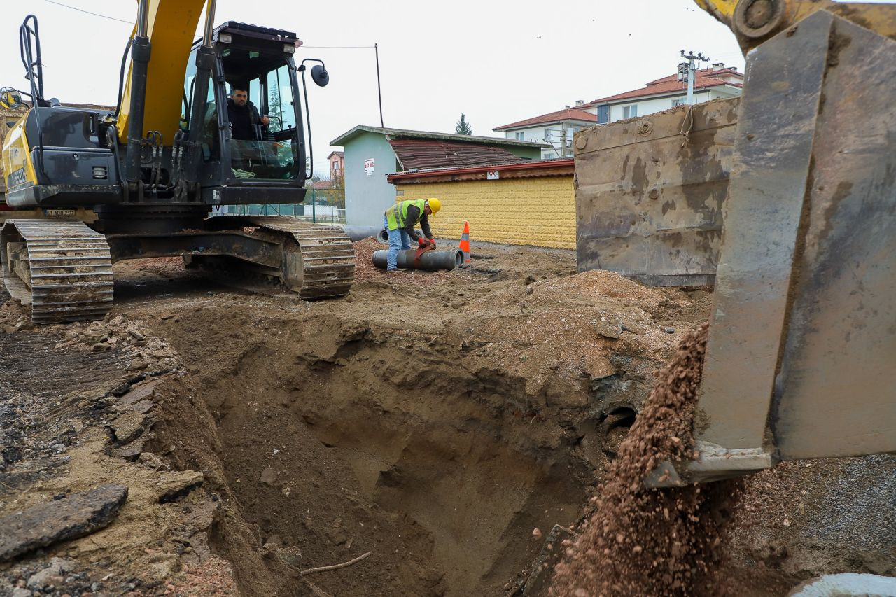 Söğütlü'nün Dev Altyapı Projesinde Hızlı İlerleme: 2 Cadde Trafiğe Kapandı - Sayfa 4