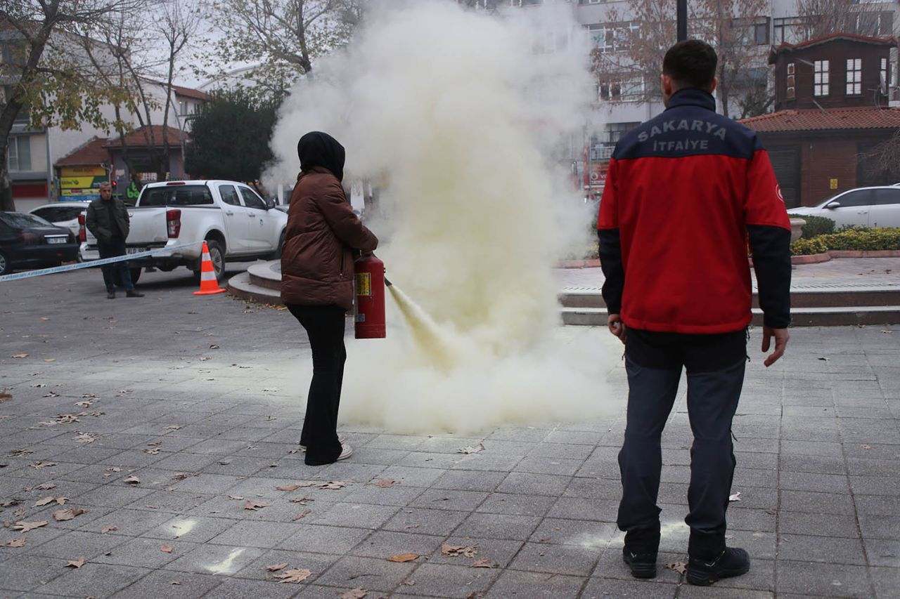 Büyükşehir ekiplerine yangına müdahale eğitimi - Sayfa 1