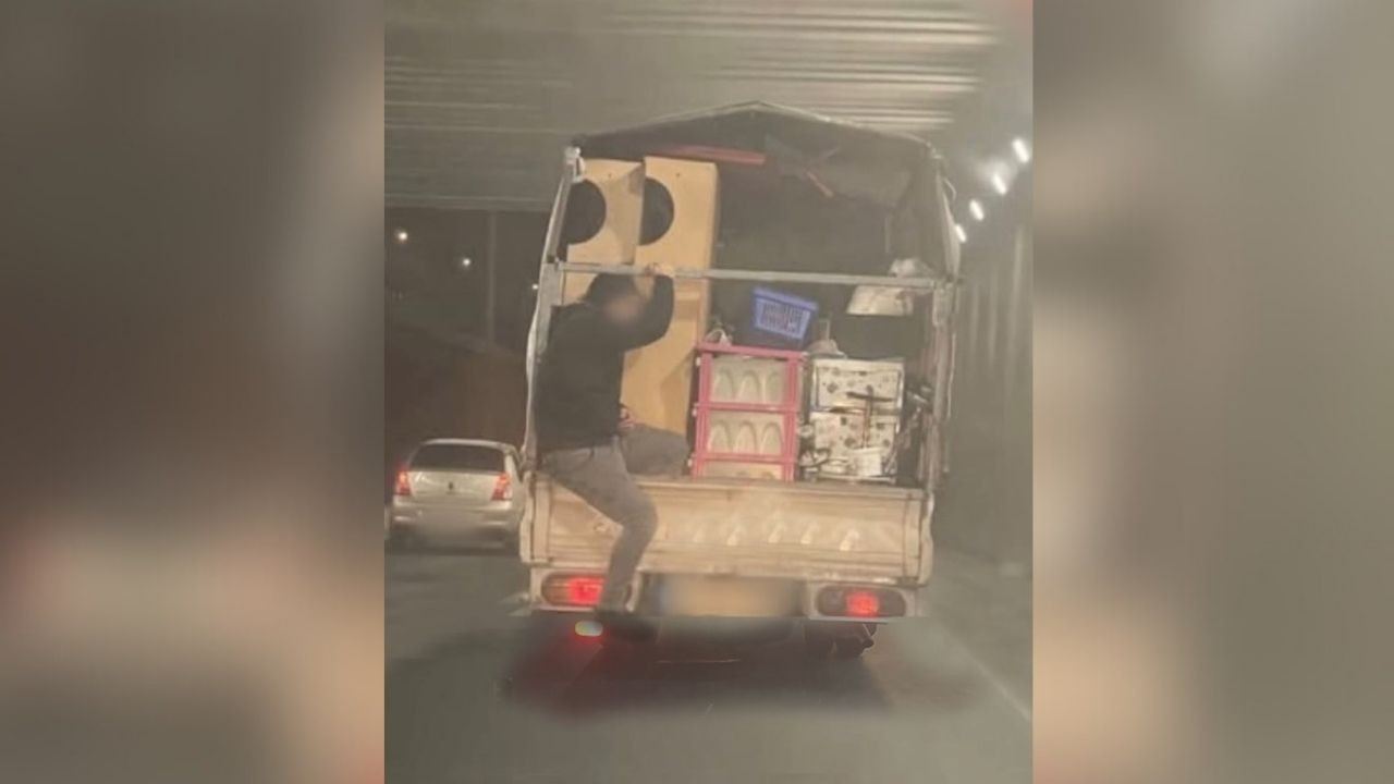 Kamyonet kasasındaki tehlikeli yolculuğa ceza