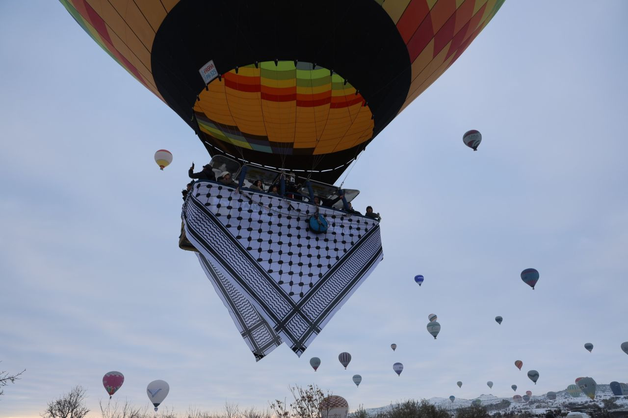 Kapadokya'da balonlar ‘barış' için havalandı - Sayfa 2