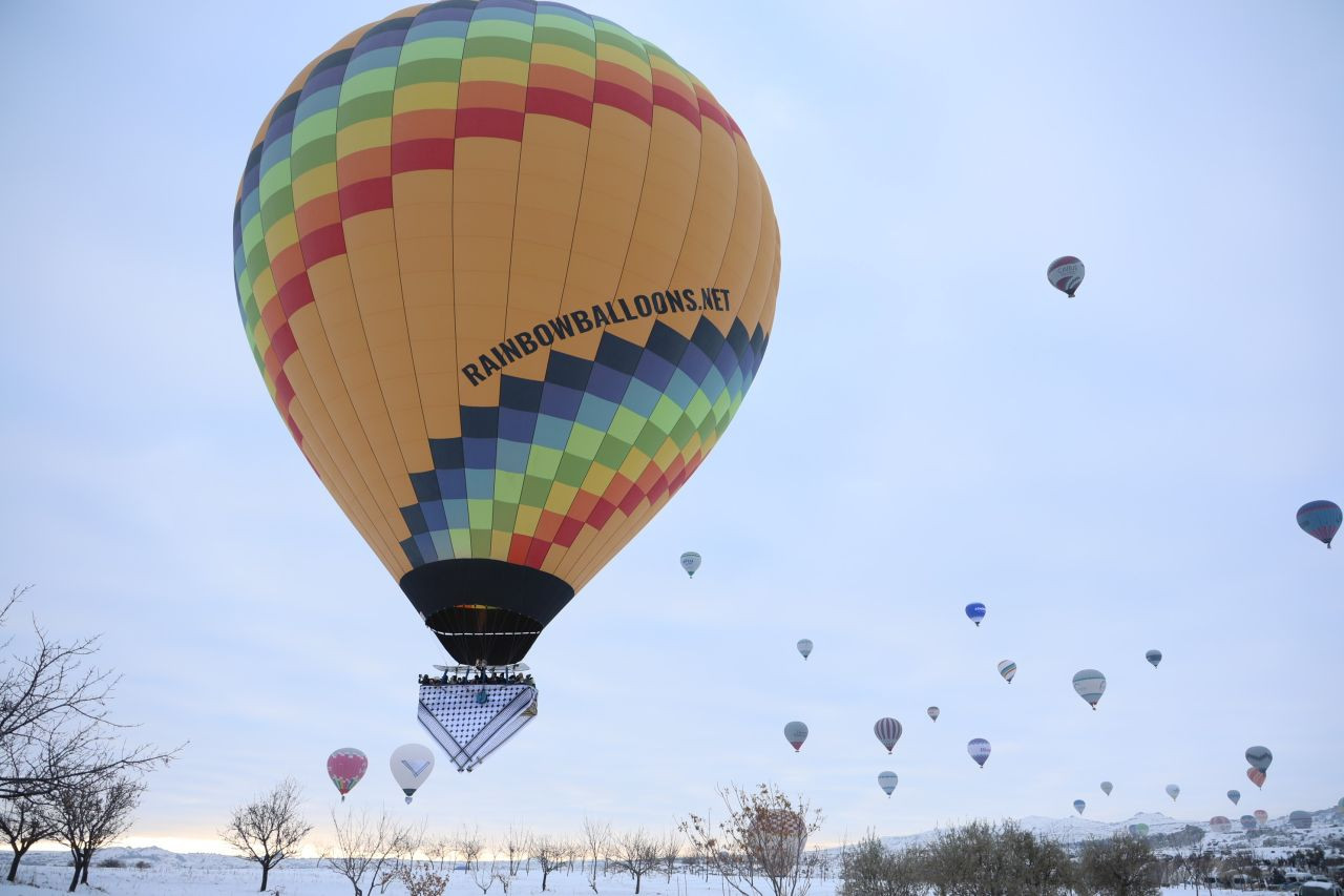 Kapadokya'da balonlar ‘barış' için havalandı - Sayfa 1