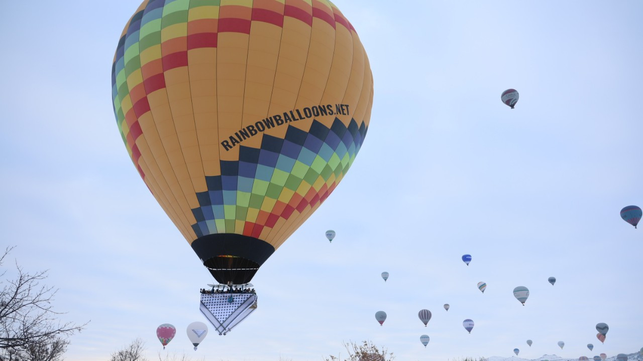 Kapadokya'da balonlar ‘barış' için havalandı