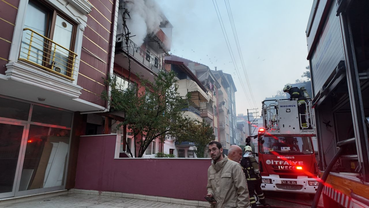 İzmit'te Ev Alevlere Teslim Oldu: İtfaiye Hayvanları Kurtardı - Sayfa 4