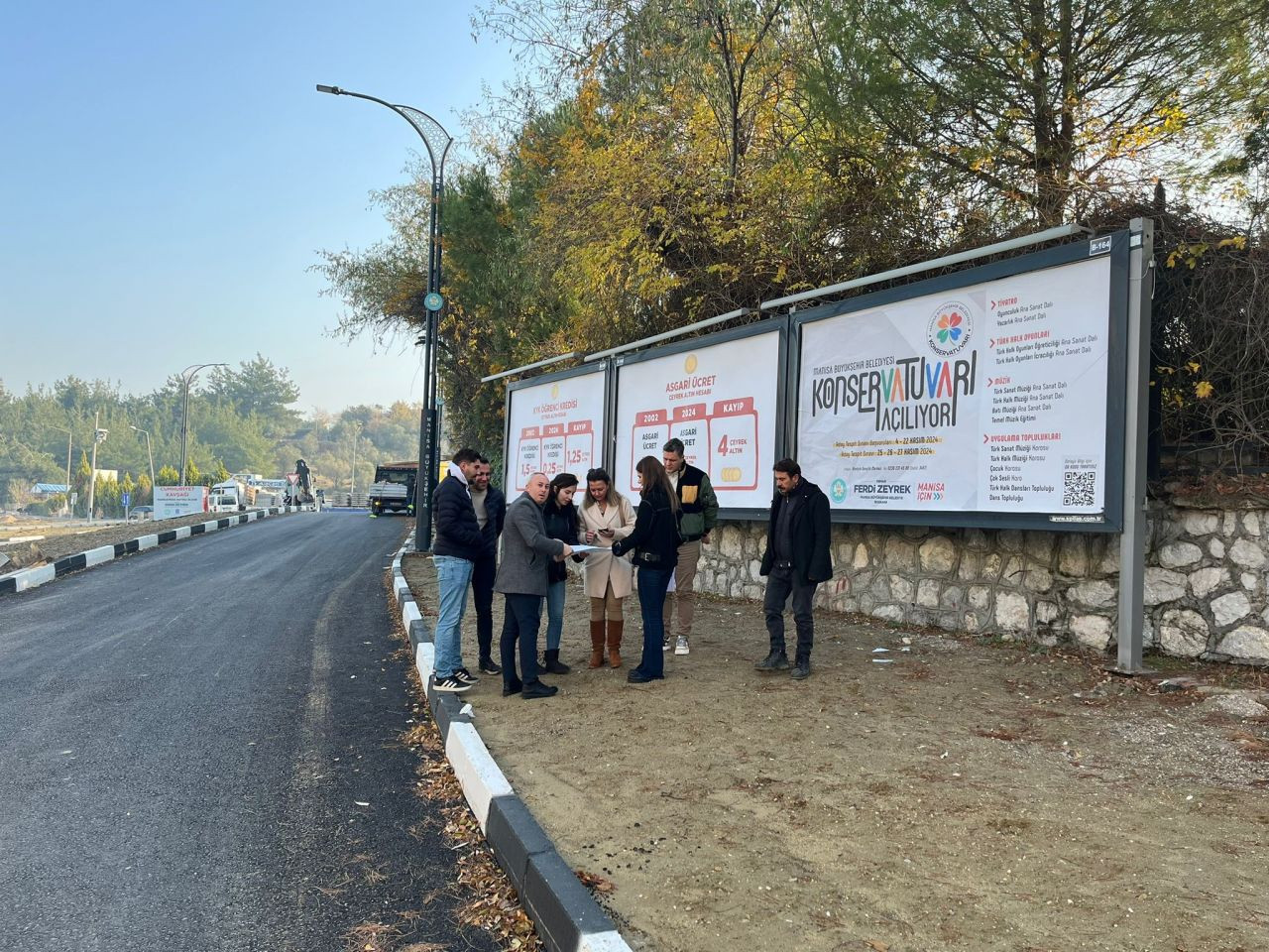 Manisa’da Peyzaj Çalışmaları Şehre Yeni Bir Görünüm Kazandırıyor - Sayfa 1