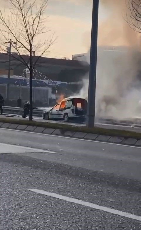 Çayırova’da Seyir Halindeki Araç Bir Anda Alev Aldı - Sayfa 2