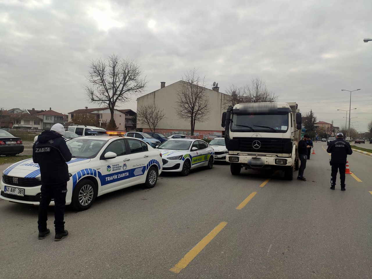 Sakarya’da Ağır Tonajlı Araçlara Geniş Çaplı Denetim - Sayfa 1