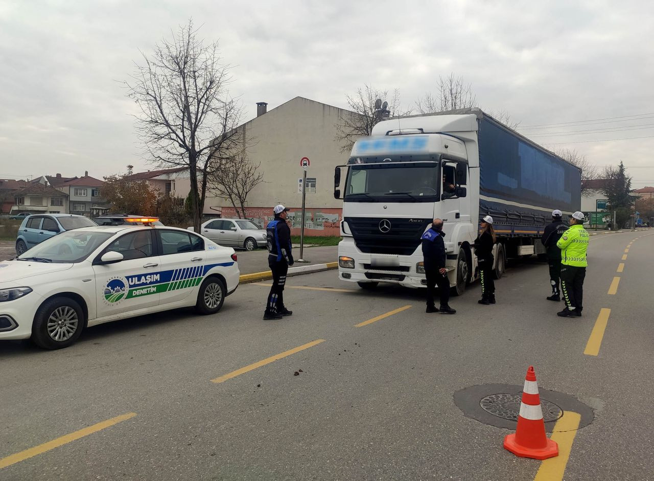 Sakarya’da Ağır Tonajlı Araçlara Geniş Çaplı Denetim - Sayfa 4