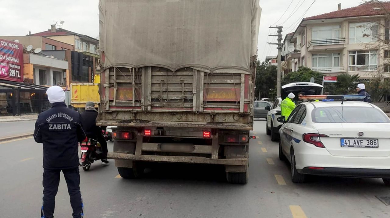 Sakarya’da Ağır Tonajlı Araçlara Geniş Çaplı Denetim - Sayfa 9